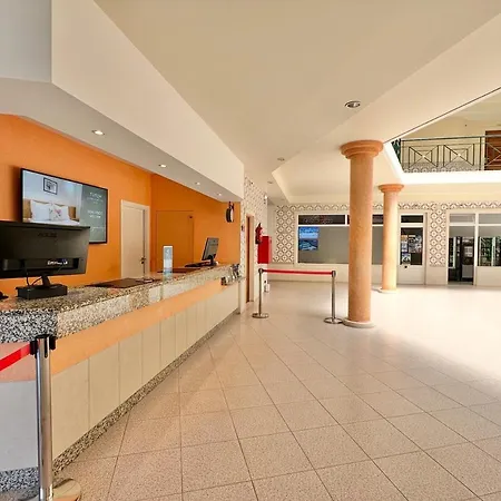 Ee - With Pool And Garden Appartamento